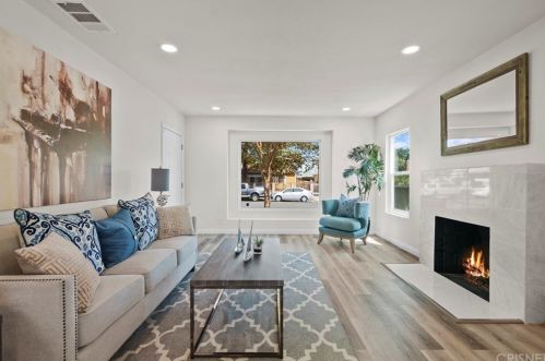 7323 Camellia Ave, North Hollywood, CA 91605-3904