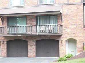 452 Allenberry Dr, Pittsburgh, PA 15237-3321