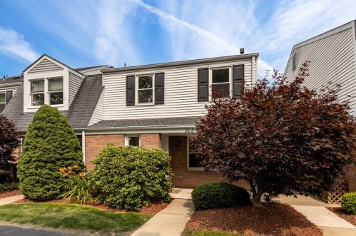 208 Greenwood Dr, Canonsburg, PA 15317-2272