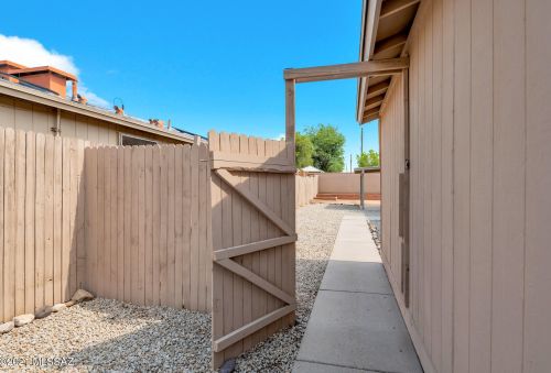 1985 Southbrooke Cir, Tucson, AZ 85705-4818