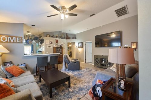 7427 Oxford Garden Cir, Ruskin, FL 33572-1729