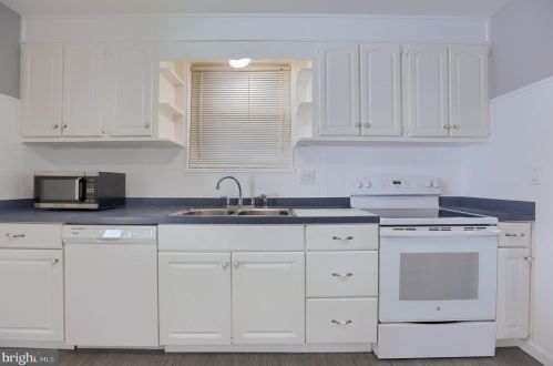 398 Lockwillow Ave, Harrisburg PA  17112-2557 exterior