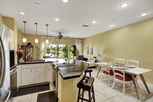 12182 5th Ct, Hollywood FL  33025-5945 exterior