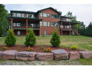 715 Bay Rd, Shelburne, VT 05482-7760