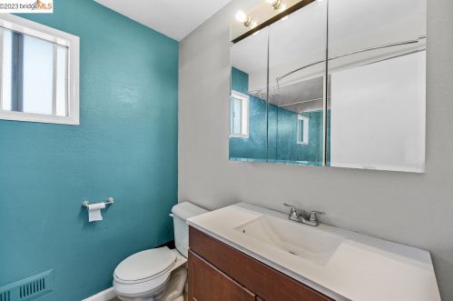 4369 Hillview Dr, West Pittsburg CA  94565-6071 exterior