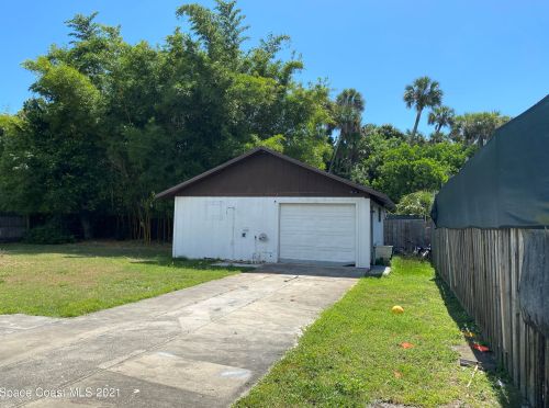 242 Saldon Ln, Cocoa, FL 32926-5231
