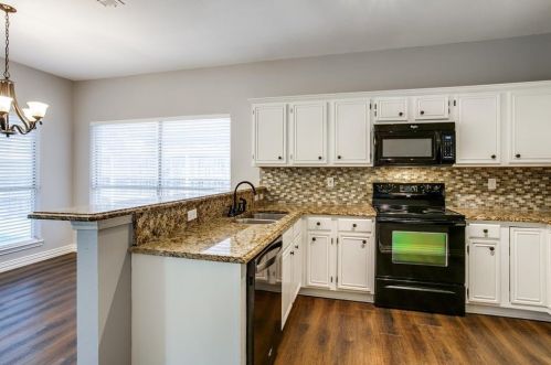 4513 Prescott Cir, Lewisville TX  75028-2029 exterior