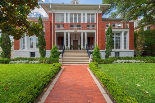 1428 Broadway St, Galveston, TX 77550-4938