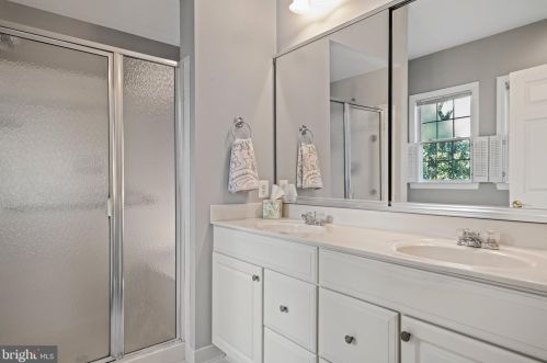 15573 Alderbrook Dr, Haymarket VA  20169-6130 exterior