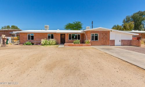 960 Schafer Dr, Tucson, AZ 85705-1526