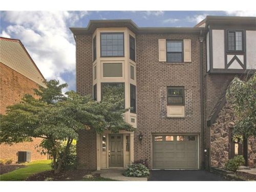 639 Woodcrest Dr, Pittsburgh, PA 15205-1526