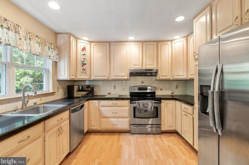 617 Grand Ave, Pittsburgh PA  19083-3224 exterior