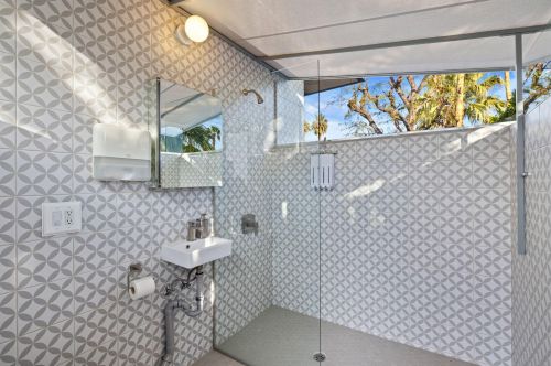 610 Hermosa Dr, Palm Springs CA  92262-6112 exterior