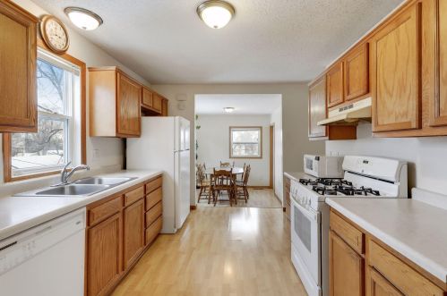 2210 6th St, Minneapolis, MN 55411-2723