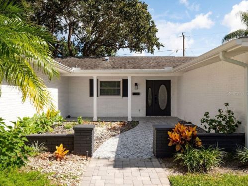 8296 33rd Ave, Saint Petersburg FL  33710-2218 exterior