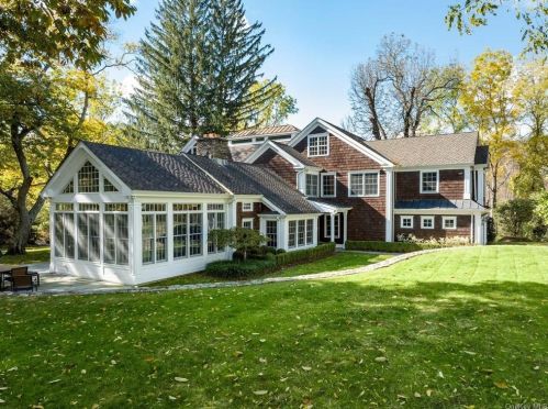 6 Sutton Farm Dr, Chappaqua, NY 10514-2317