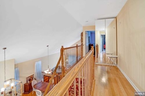 97 Suleski Ct, Mahwah NJ  07430-2961 exterior