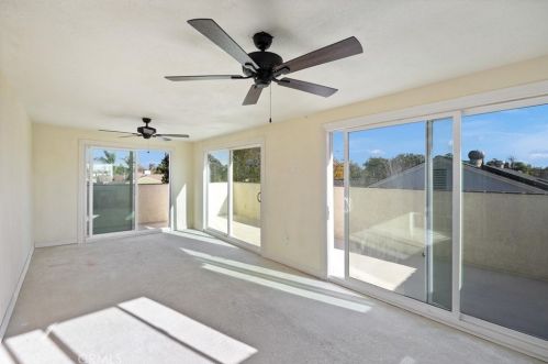 4032 Elsa St, Lakewood CA  90712-3853 exterior