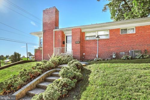 304 Cottage Pl, Red Lion, PA 17356-1103