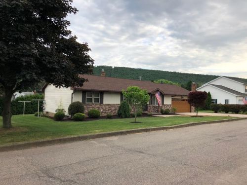 6 Liberty Pl, Sugarloaf, PA 18249-9705