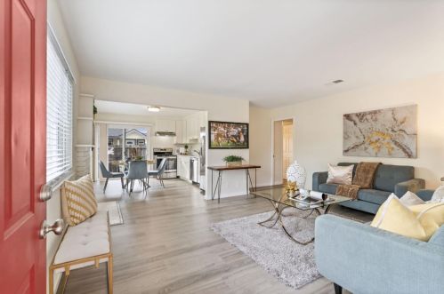 130 Kittoe Dr, Mountain View, CA 94043-3983