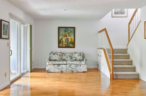 37 North Loop, Rhinebeck NY  12572-1921 exterior