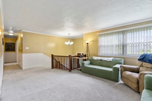 109 Redbud Dr, Beaver Falls PA  15010-1152 exterior