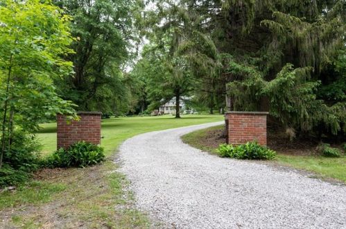 438 Trolls Lake Rd, Somerset, PA 15501-6718