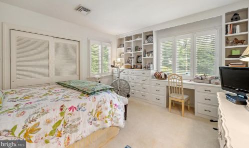 71 Tunbridge Rd, Haverford PA  19041-1038 exterior