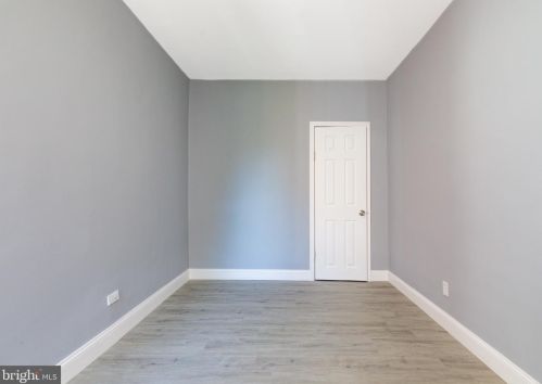 6526 Chew Ave, Philadelphia PA 19120-2332 exterior