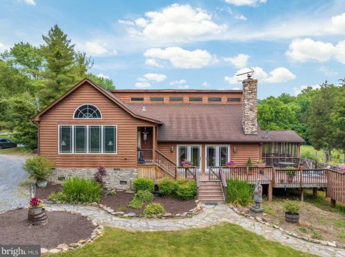 2140 Deer Rapids Rd, Strasburg, VA 22657-3102