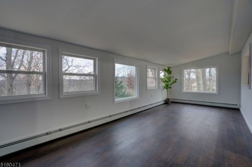 15 Normandy Cir, Hopatcong NJ  07843-1840 exterior