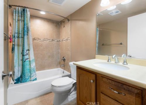 27025 Las Mananitas Dr, Santa Clarita CA  91354-2205 exterior
