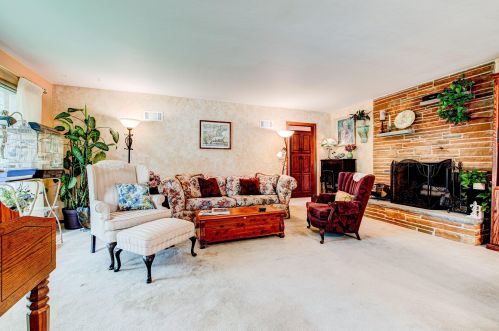 9605 Concordia Ave, Milwaukee, WI 53222-3437