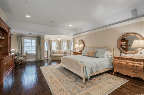 33 Farmstead Ln, Muttontown NY  11545-2601 exterior