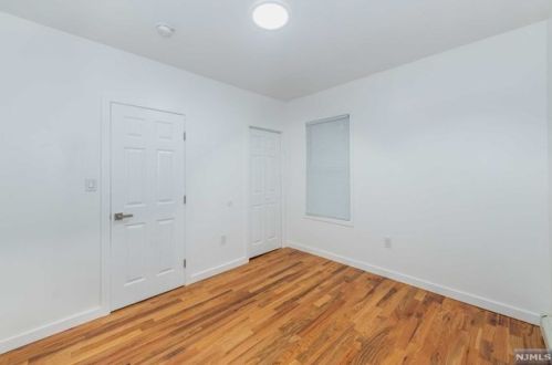 535 Clinton St, East Orange NJ  07018-1031 exterior