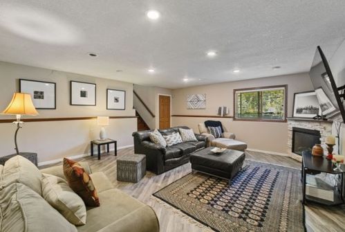 1102 1st St, Grey Cloud Island, MN 55071-1703