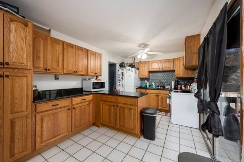 35 Montfort Rd, New Hamburg NY  12590-3520 exterior