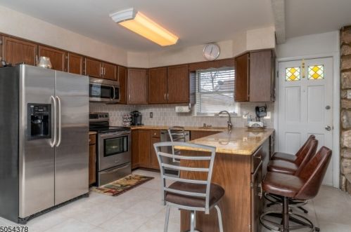 41 Mt Pleasant Ave, West Paterson NJ  07424-2734 exterior