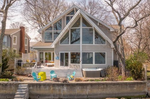 13 Seabreeze Pl, Norwalk CT  06854-4711 exterior