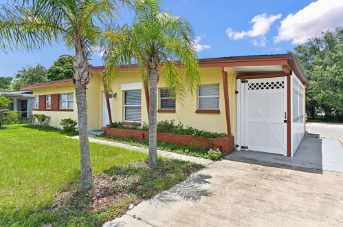 16 Semoran Blvd, Orlando, FL 32807-3322