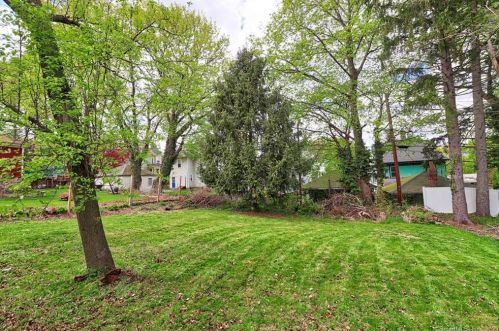 110 Woodside Ave, Waterbury, CT 06708-2504