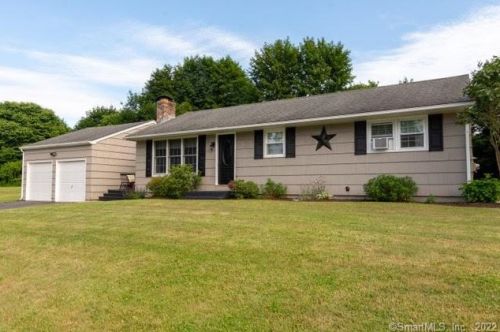 15 Round Hill Ct, Norwich, CT 06351-3232