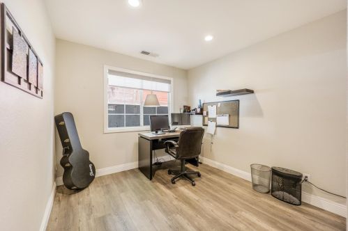 24494 Leona Dr, Hayward CA  94542-1010 exterior