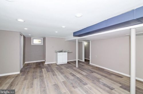 33 Aberdeen Pl, West Deptford NJ  08096-2411 exterior