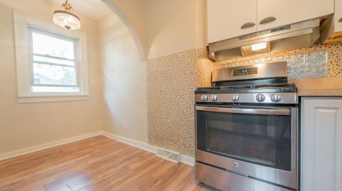 140 Elmwood Pl, Crown Point IN  46307-4324 exterior