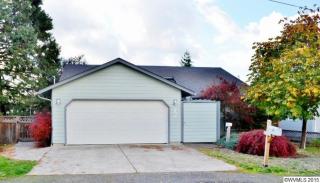 758 8th St, Lebanon, OR 97355-1303