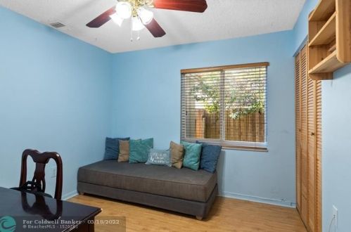 19621 58 Ave, Hialeah FL  33015-4909 exterior