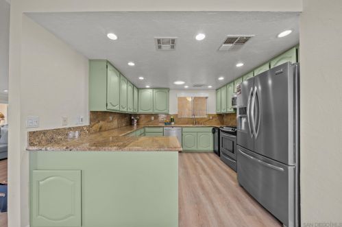 9721 Siwanoy Dr, Desert Hot Springs CA  92240-1330 exterior