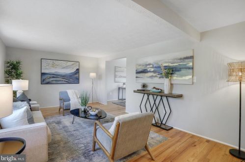 10624 Cavalcade St, Great Falls VA  22066-2427 exterior